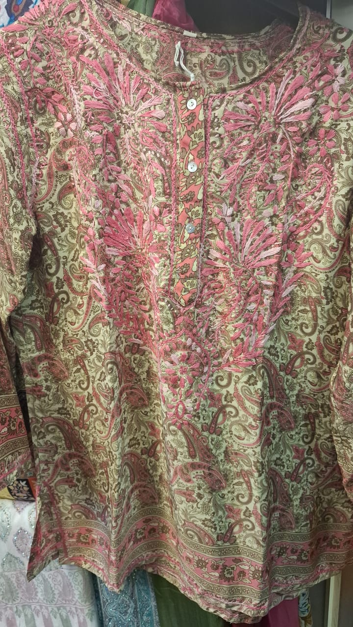 Featured pashmina weave detail